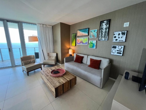 Hyde Beach Resort Rentals image 22