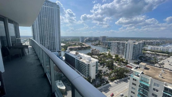 Hyde Beach Resort Rentals image 30